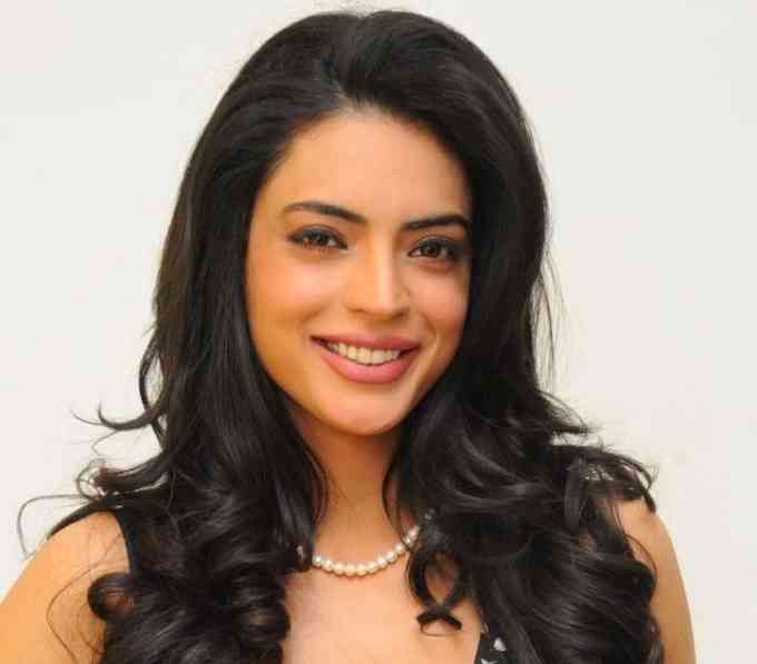 Shweta Bhardwaj Biography: Age, Height, Net Worth, Parents, Movies, Education