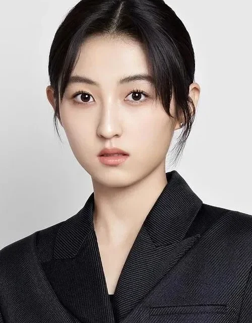 Zhang Zifeng Biography: Age, Parents, Height, Net Worth, Movies & TV Shows, Relationship