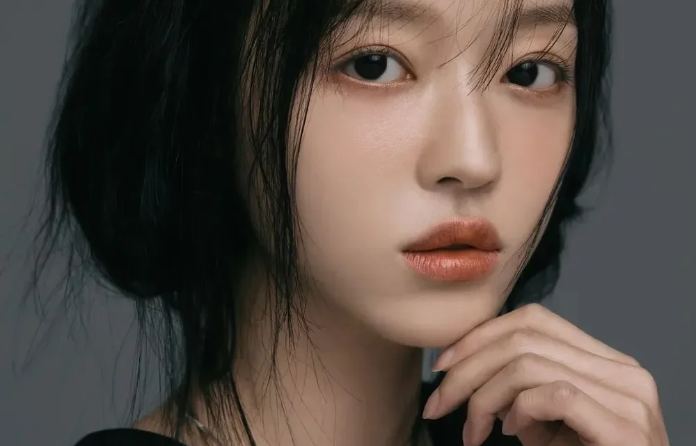 YooA Biography: Age, Height, Net Worth, Parents, Group, Discography, Awards, Instagram