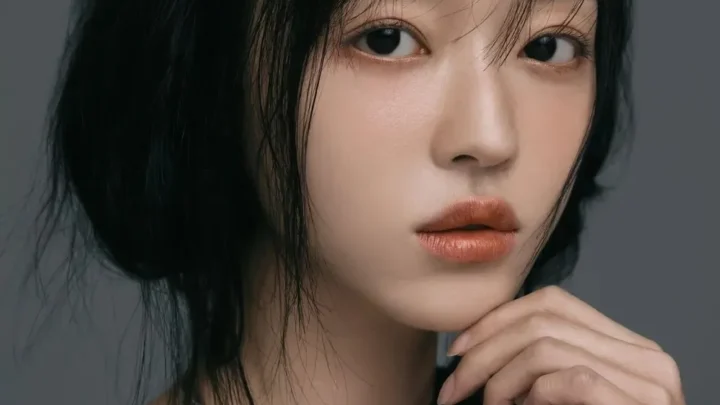 YooA Biography: Age, Height, Net Worth, Parents, Group, Discography, Awards, Instagram