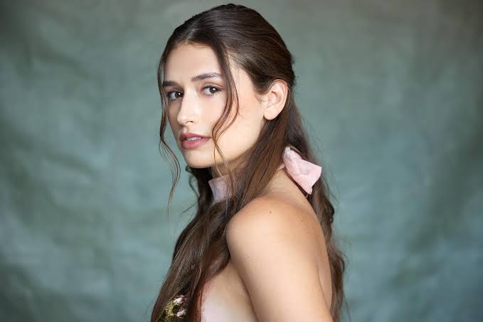 Frances Sholto-Douglas Biography: Age, Parents, Height, Net Worth, Movies & TV Shows, Siblings