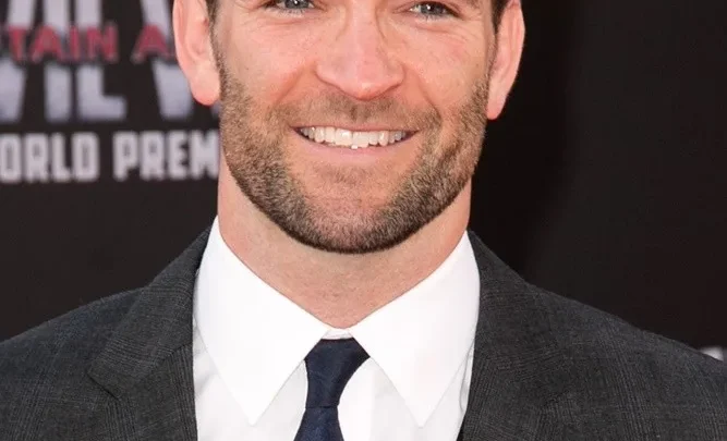 Sam Hargrave Biography: Partner, Age, Height, Net Worth, Parents, Movies & TV Shows, Siblings