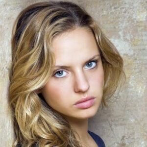 Elena Franklin - Biography