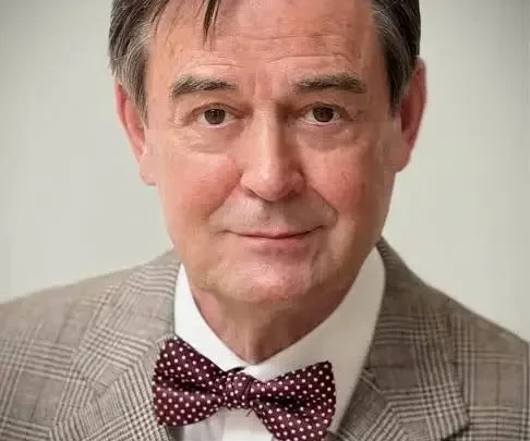 Paul Antony-Barber Biography: Nationality, Awards, Wife, Height, Net Worth, Movies, TV Shows, Age, Relationship
