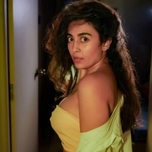 Jinal Joshi - Biography
