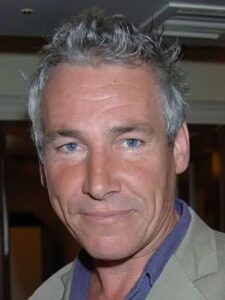 Simon Dutton - Biography