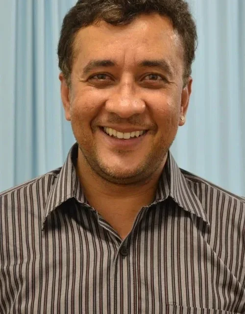 Maurício Manfrini Biography: Age, Height, Net Worth, Religion, Movies, Awards, Wife, Ethnicity, Songs