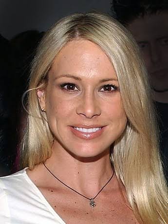 Pamela Paulshock - Biography