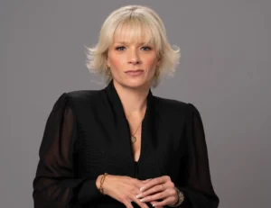 Laura Doddington - Biography
