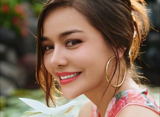 Alexandra Bounxouei Biography: Age, Net Worth, Parents, Height, Songs, Movies & TV Shows