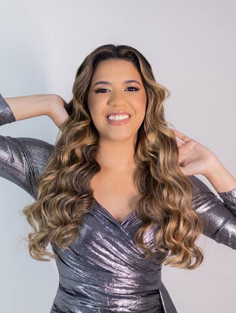 Yasmin Sensação - Biography