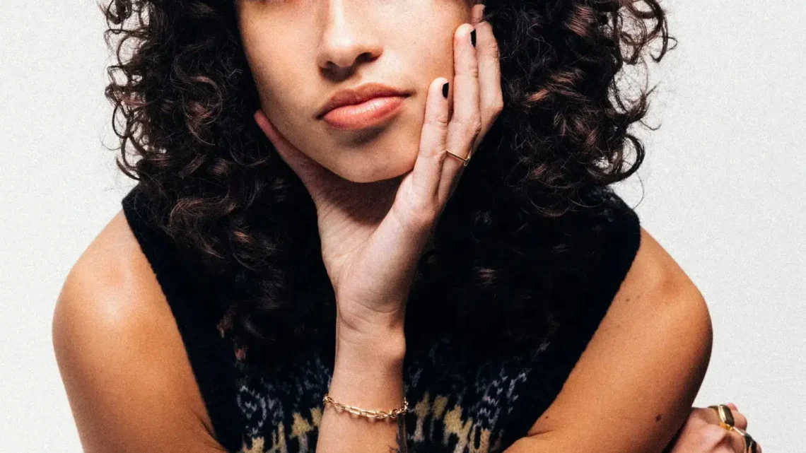 Towa Bird Bio: Net Worth, Age, Songs, Partner, Albums, Parent, Height, Instagram