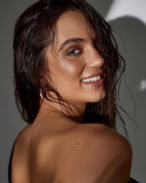 Júlia Kudiess Biography: Age, Height, Volleyball Clubs, Net Worth, Ethnicity, Boyfriend, Awards, Religion, Parents
