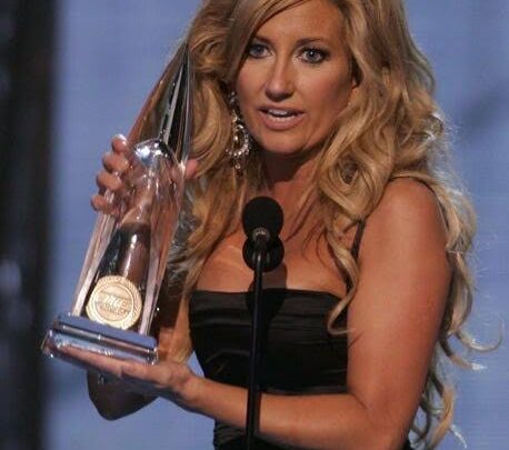 Lee Ann Womack Biography: Age, Net Worth, Awards, Songs, Height, Parents, Children, Husband