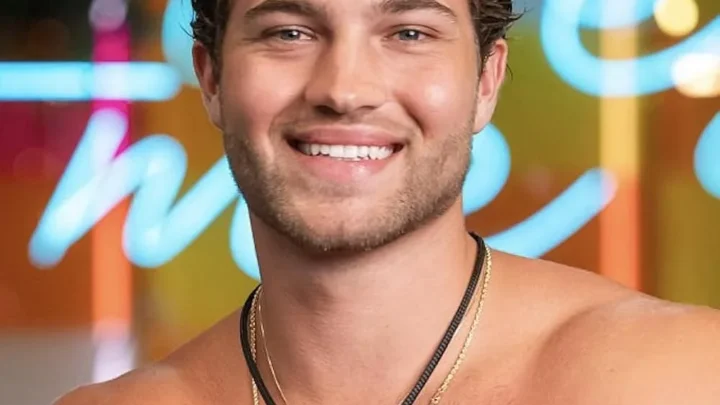 TJ Palma Biography: Girlfriend, Height, Net Worth, Age, Love Island, Business, Education, Instagram