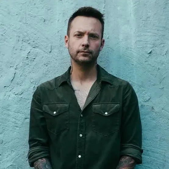 Dallas Smith - Biography