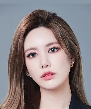 Qri - Biography