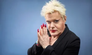 Suzy Eddie Izzard