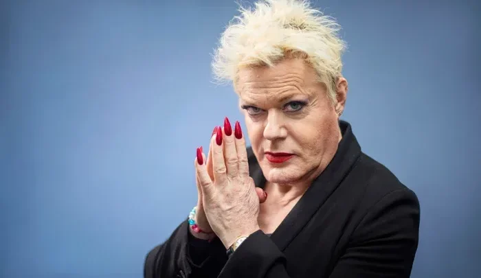 Suzy Eddie Izzard Biography: Net Worth, Age, Husband, Children, Parents, LGBTQ+, Height, Wiki