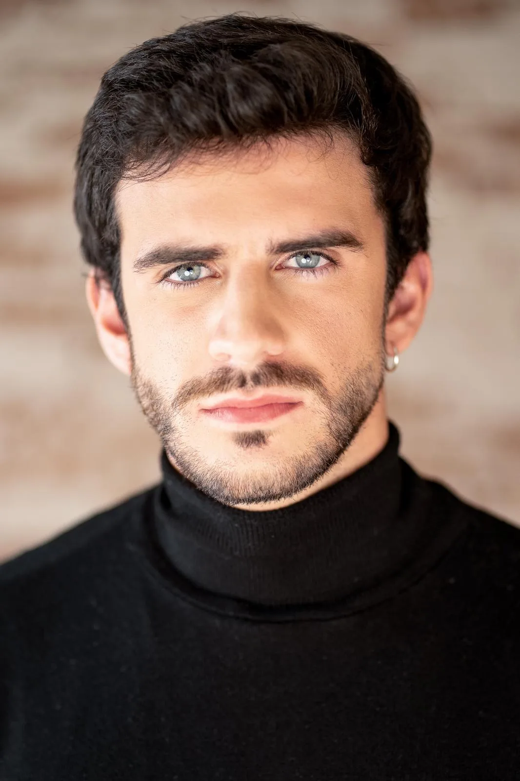 Alejandro Vergara - Biography