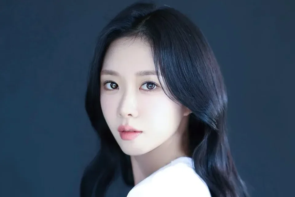 Cho Seung-hee Biography: Net Worth, Instagram, Age, Partner, Height, Husband, Awards, Pictures