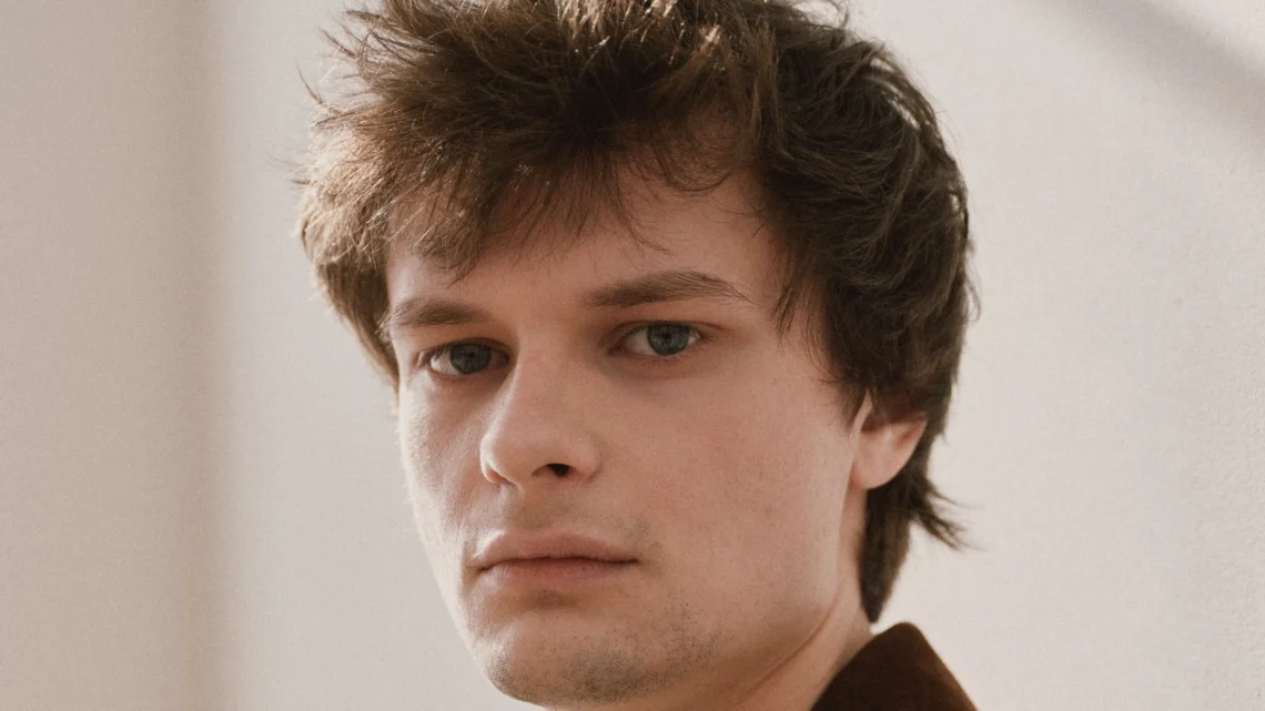 Charlie Tahan Biography: Net Worth, Girlfriend, Age, Children, Instagram, Parents, Religion