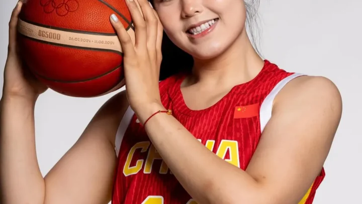 Li Yueru Biography: Age, Salary, Parents, Net Worth, Height, Stats, Instagram, Boyfriend