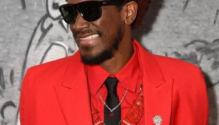 Labrinth Biography: Wife, Songs, Age, Net Worth, Parents, Kids, Height, Albums