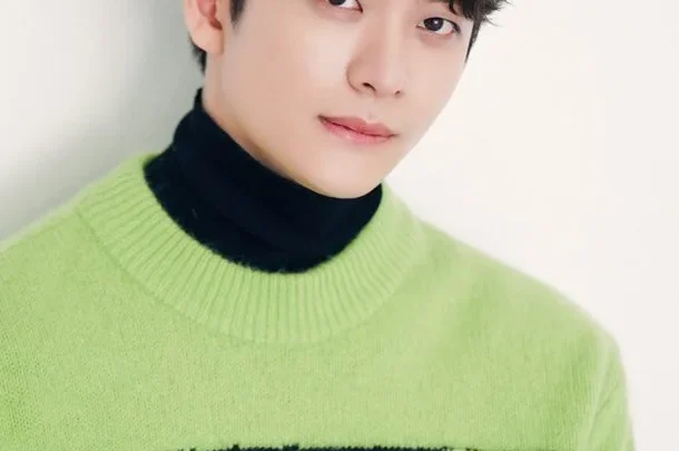 Kang Tae-oh Biography: Height, Ethnicity, Age, Net Worth, Spouse, Movies, Awards, Parents, Children