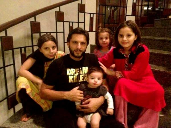 Meet Shahid Afridi’s Kids: Ansha, Aqsa, Arwa, Asmara & Ajwa Afridi