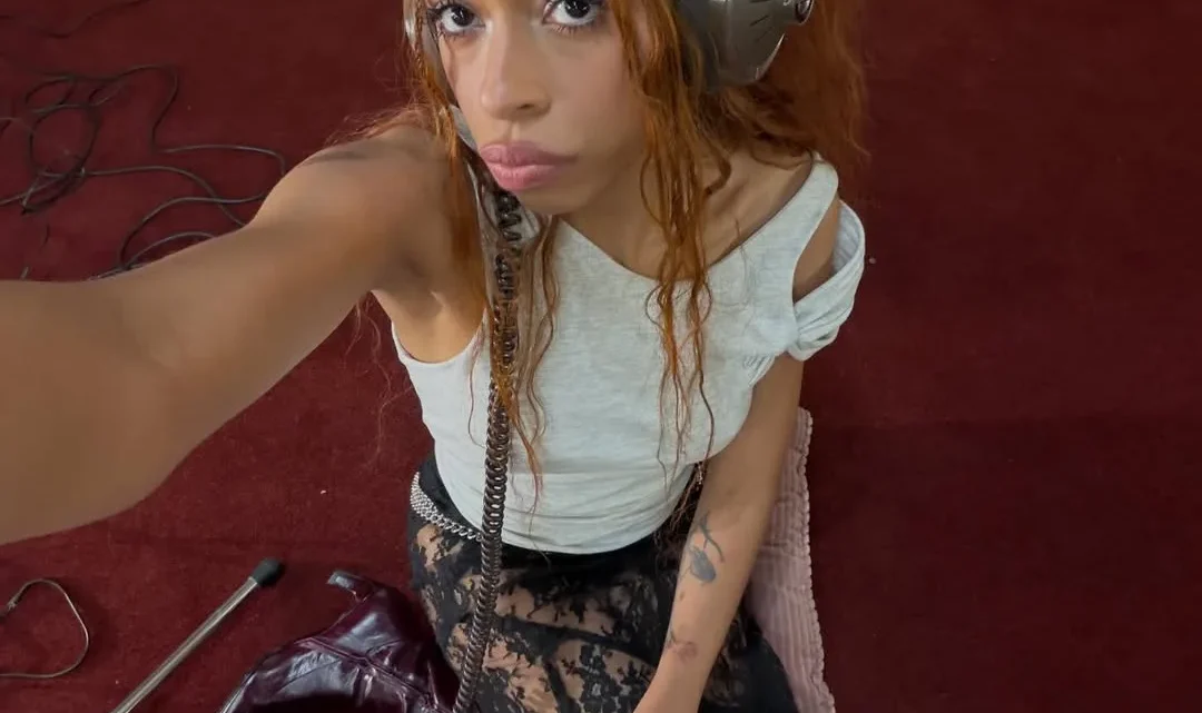 Ravyn Lenae Biography: Age, Songs, Net Worth, Height, Parents, Ethnicity, Albums, Boyfriend, Tour