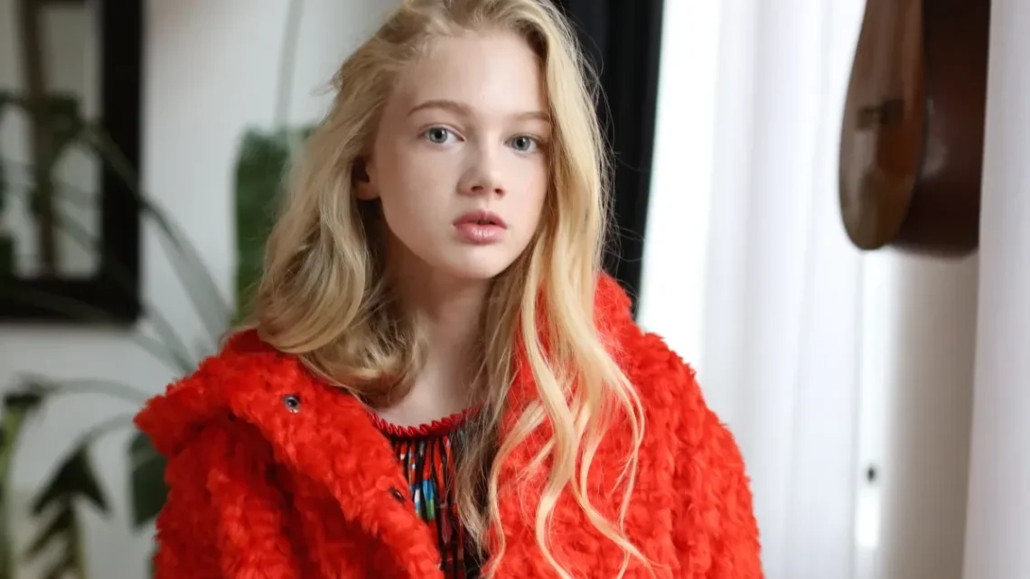 Sarah Abbott Biography: Boyfriend, Net Worth, Wikipedia, Age, Height, Instagram