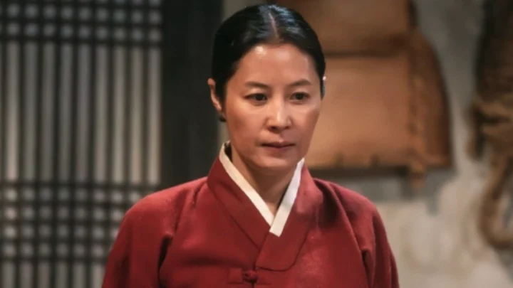 Moon So-ri Biography: Awards, Height, Net Worth, Age, Parents, Movies, Husband, Instagram
