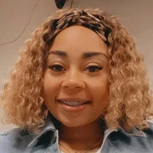 Iyonna Bland - Biography