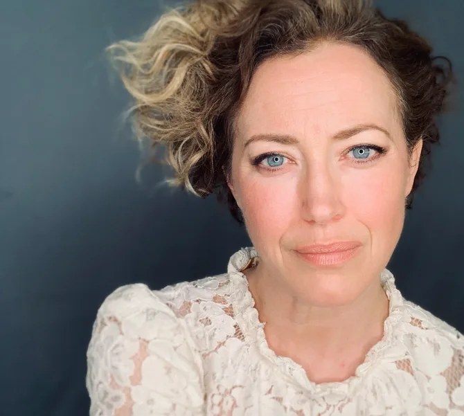 Rebecca Spence - Biography