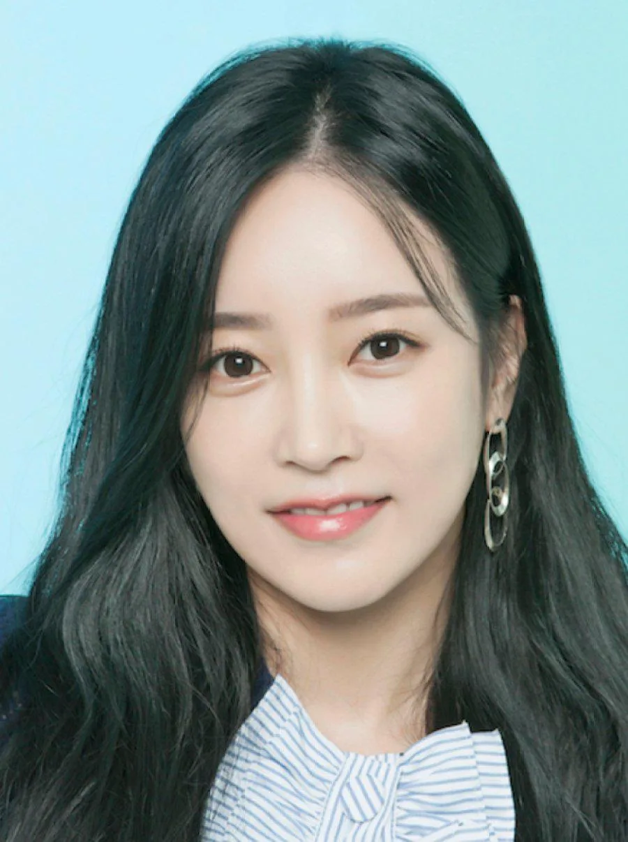 Soyeon - Biography