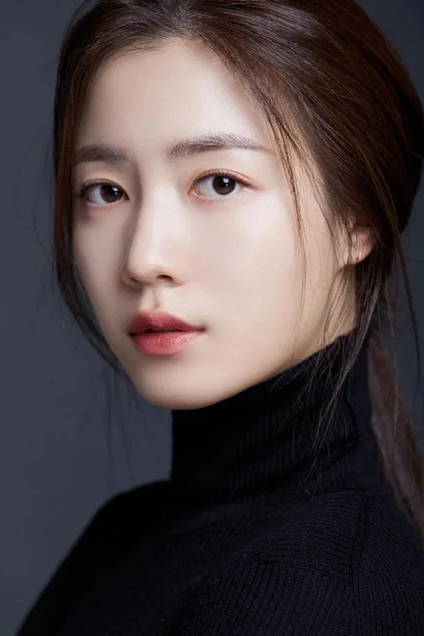 Hwayoung - Biography