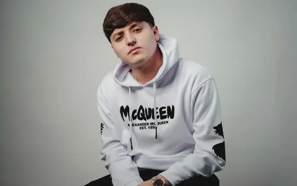 Gabito Ballesteros Biography: Girlfriend, Age, Songs, Albums, Height, Net Worth, Parents