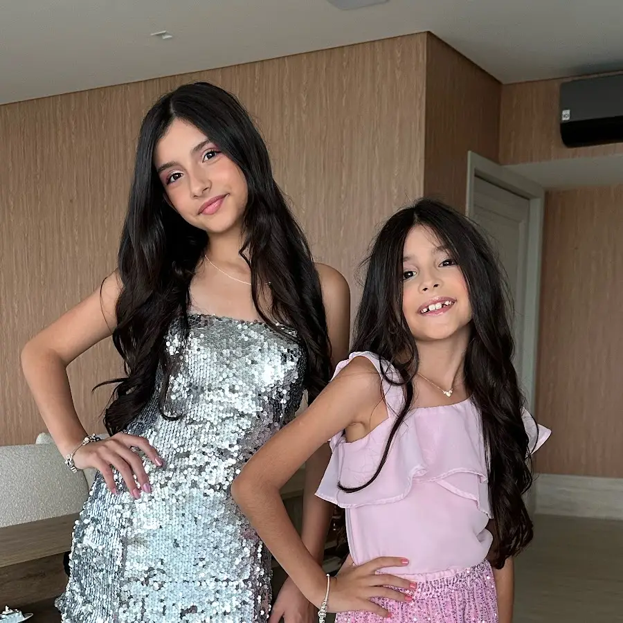 Bella Macedo - Biography