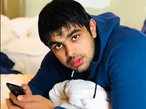 Vivek Suhag - Biography