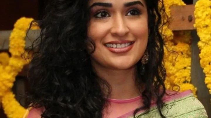 Anjala Zaveri Biography: Husband, Parents, Age, Wikipedia, Net Worth, Height, Movies