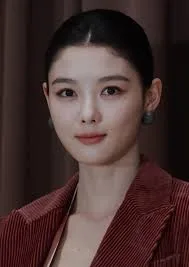 Kim Yoo-yeon - Biography