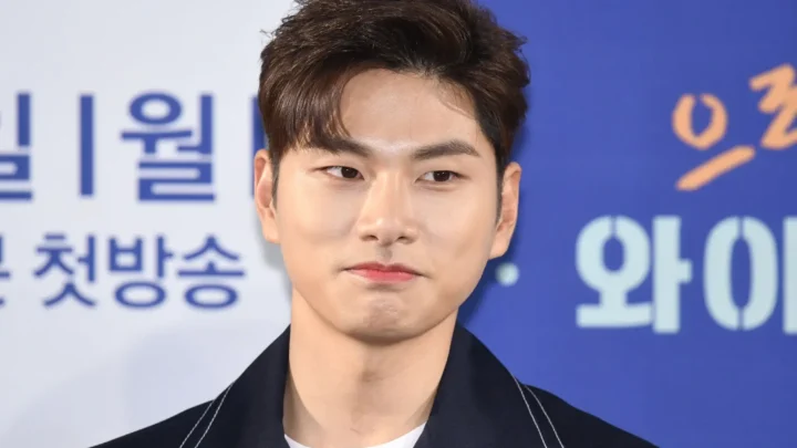 Lee Yi-kyung Biography: Height, Ethnicity, Age, Net Worth, Spouse, Movies, Awards, Parents, Children