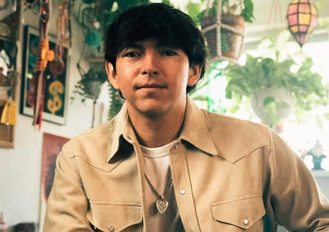 Wyatt Flores - Biography