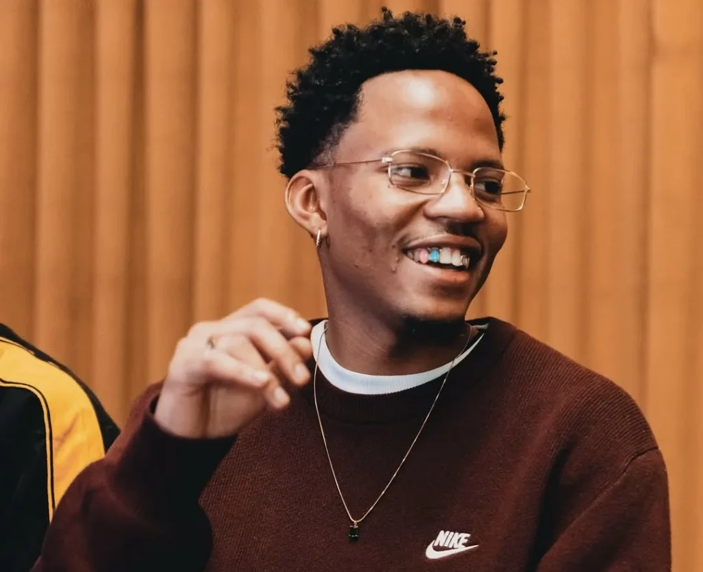 Loatinover Pounds - Biography