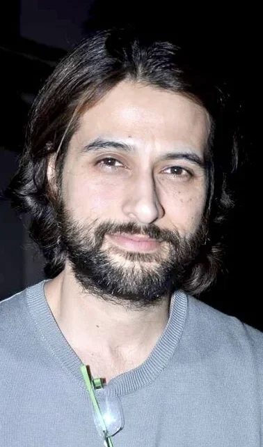Apurva Agnihotri Biography: Wife, Age, Net Worth, Parents, Kids, Movies & TV Shows, Height