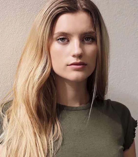 Mia Healey Biography: Age, Net Worth, Parents, Movies & TV Shows, Siblings, Height, Partner