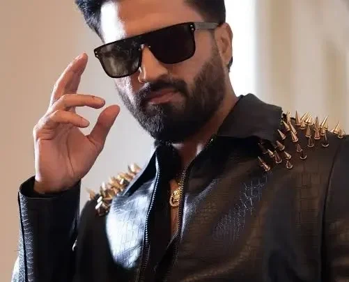 Falak Shabir Biography: Movies, Net Worth, Parents, Age, Wife, Height, Children, Songs, Facebook, YouTube