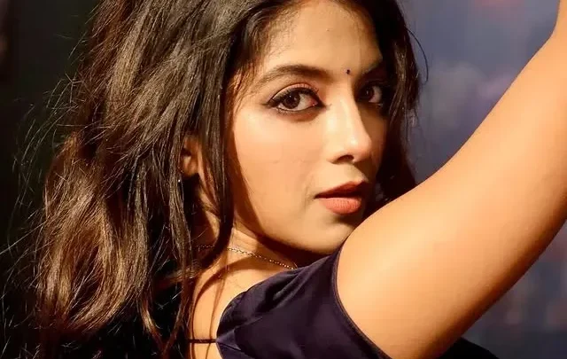 Khushi Dubey Biography: Age, Net Worth, Parents, Movies & TV Shows, Height, Instagram