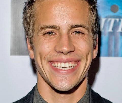 Escher Holloway Biography: Awards, Height, Net Worth, Ethnicity, Movies, Girlfriend, Age, Instagram